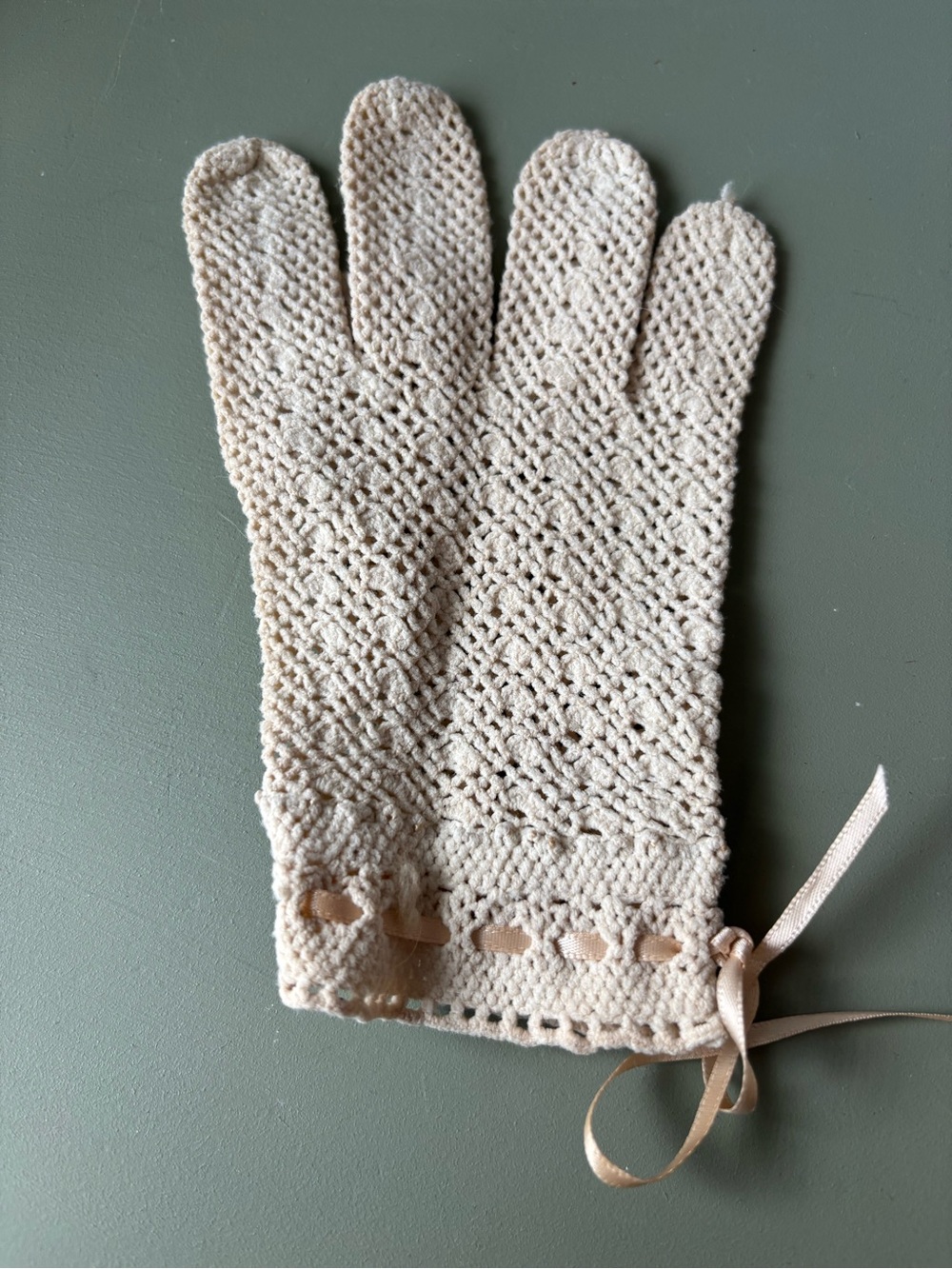 Vintage 1940’s 1950’s Cream Crochet Lace Glove with Delicate Ribbon Accent
